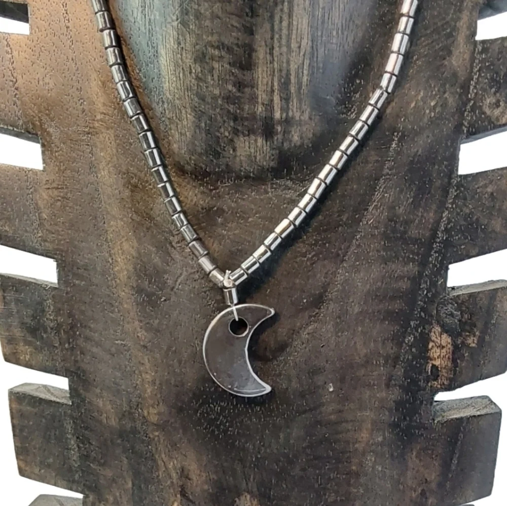 MOONSTAR NECKLACE‎